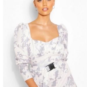 Boohoo camo print puff sleeve top with deep cuffs size 4